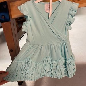 Lemon loves layette like new